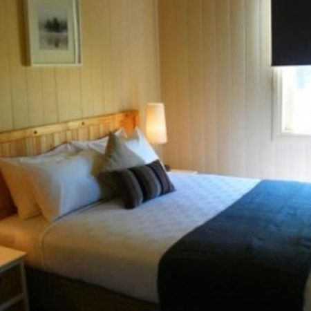 Cypress Ridge Cottages Ballandean Room photo