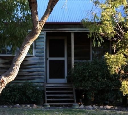 Cypress Ridge Cottages Ballandean Room photo